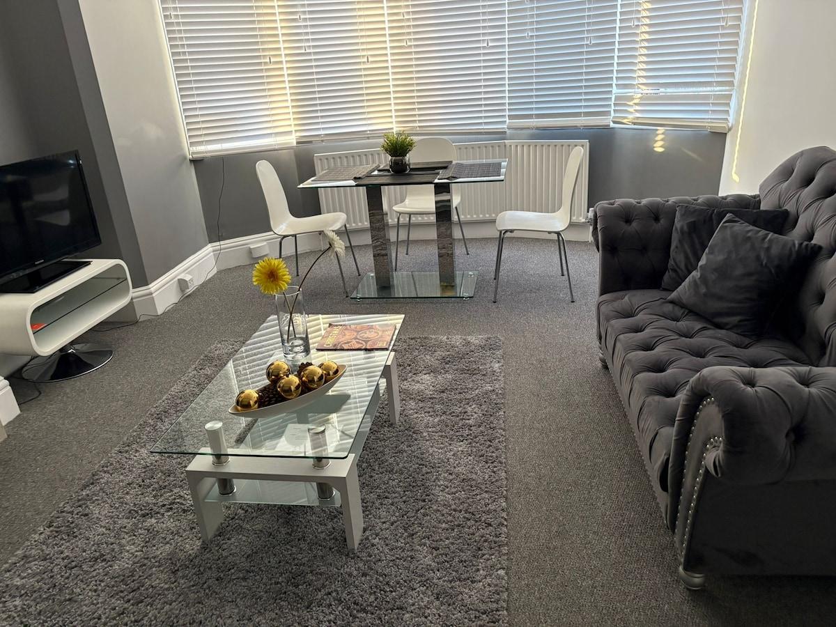 Modern 2-Bed Home Sleeps 3 Near Palmers Green Stn2